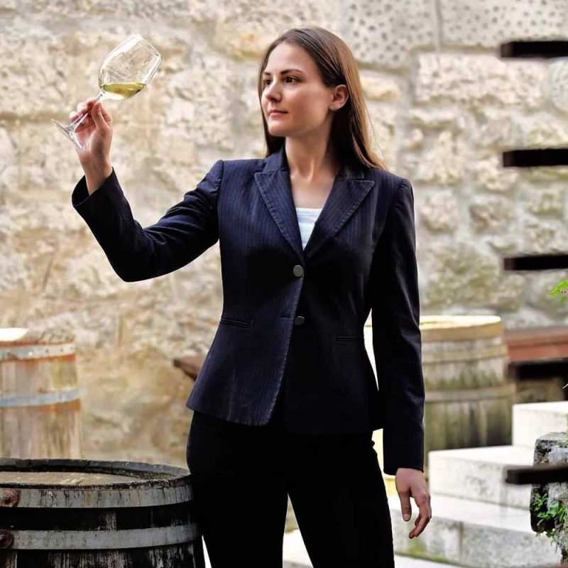 Vinner Monika Neral sommelier - Privatni sommelier - Eventi, festivali,vinarije